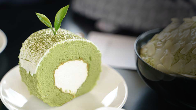 Matcha Chiffon Roll